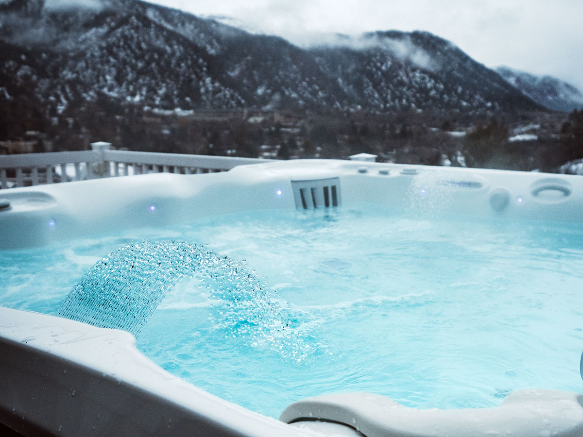 Spabad Caldera Utopia Cantabria i vinterlandskap, Pool store
