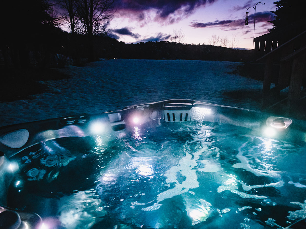 Spabad Caldera Utopia Cantabria, vy över sjö vid skymningen, Pool store