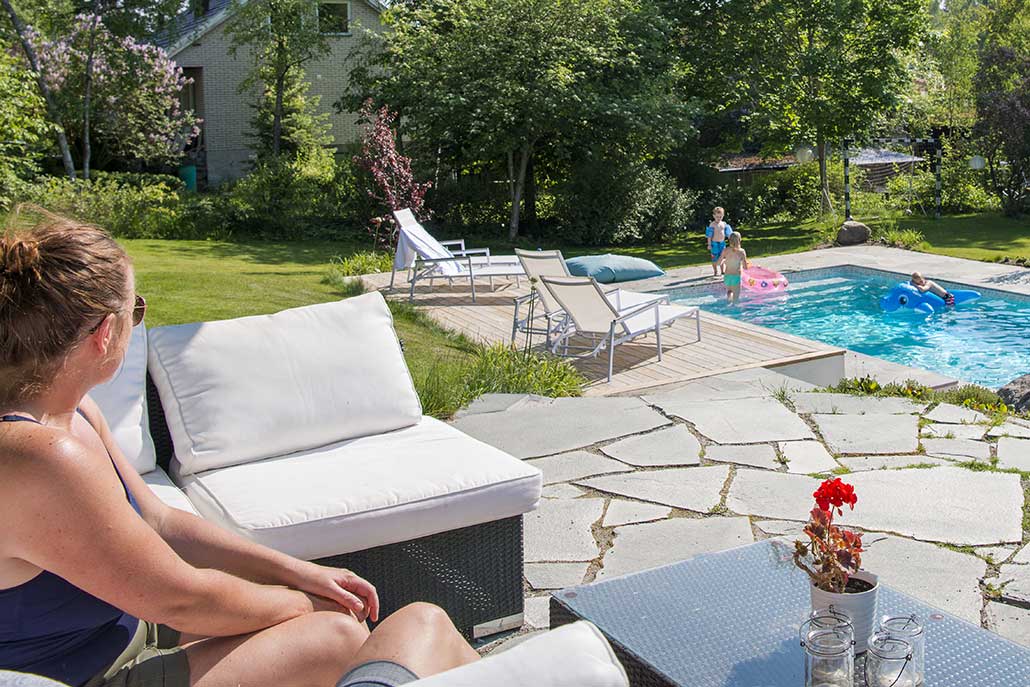 Wikipool, Poolstories, Poolen sett från altanen, Pool Store